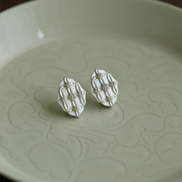 Lattice Pearl Stud Earrings