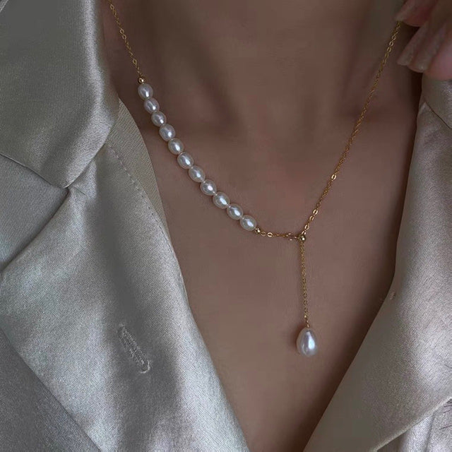 Asymmetry Pearl Necklace