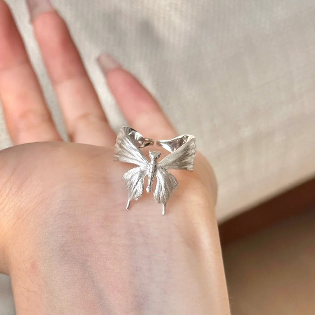 Bow - tterfly Ring