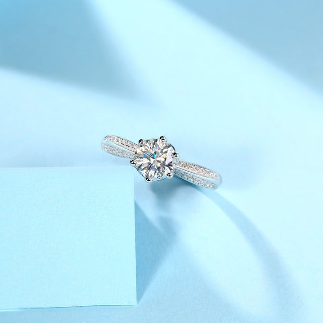 Shinning Diamond Ring