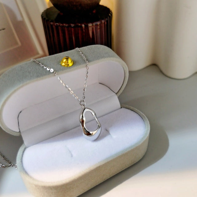 Ethereal Curve Necklace