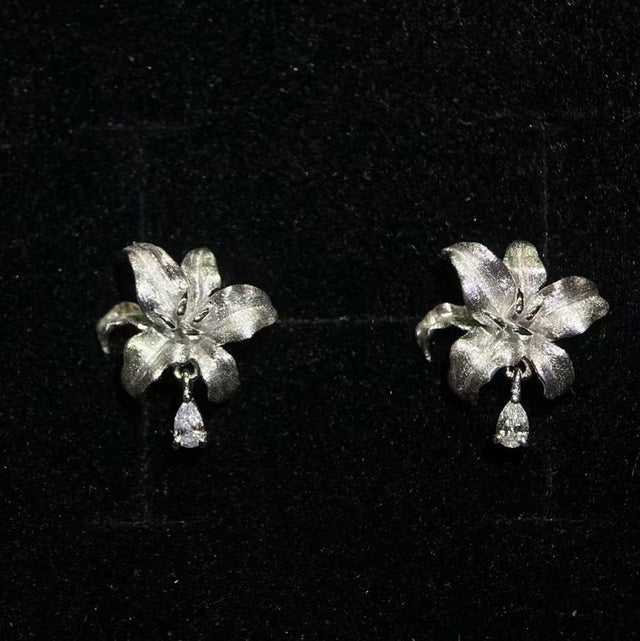 Lily Silver Earrings