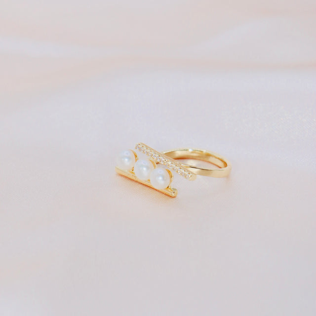 Retro Pearl Ring