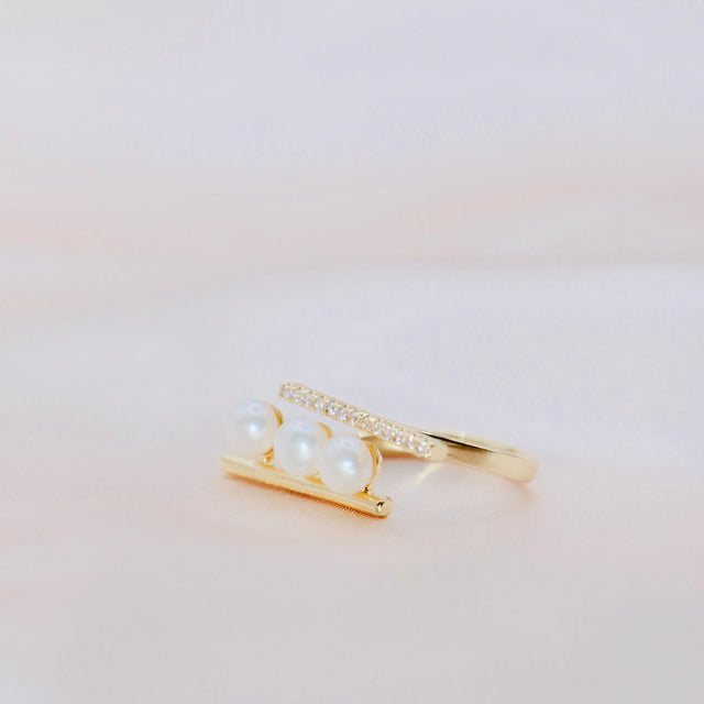 Retro Pearl Ring