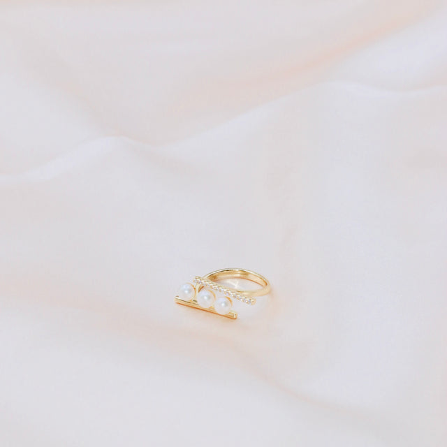 Retro Pearl Ring