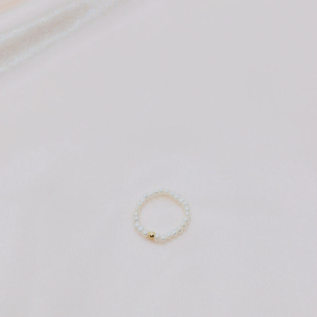 Sweet Pearl & Gold Ring