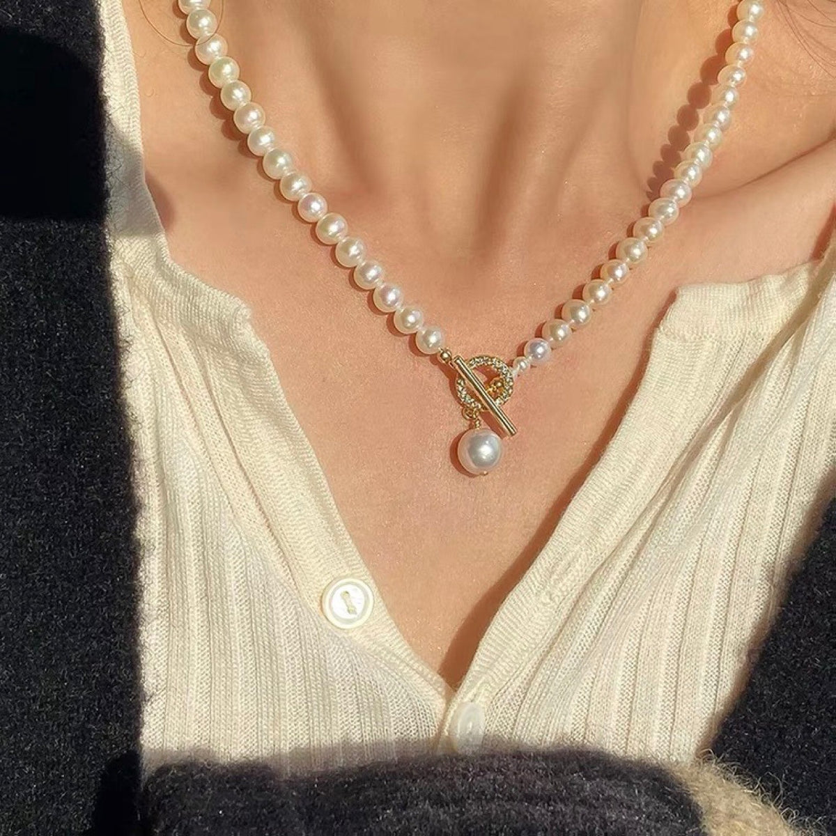Sparkling Pearl Necklace – Pieces to Shine
