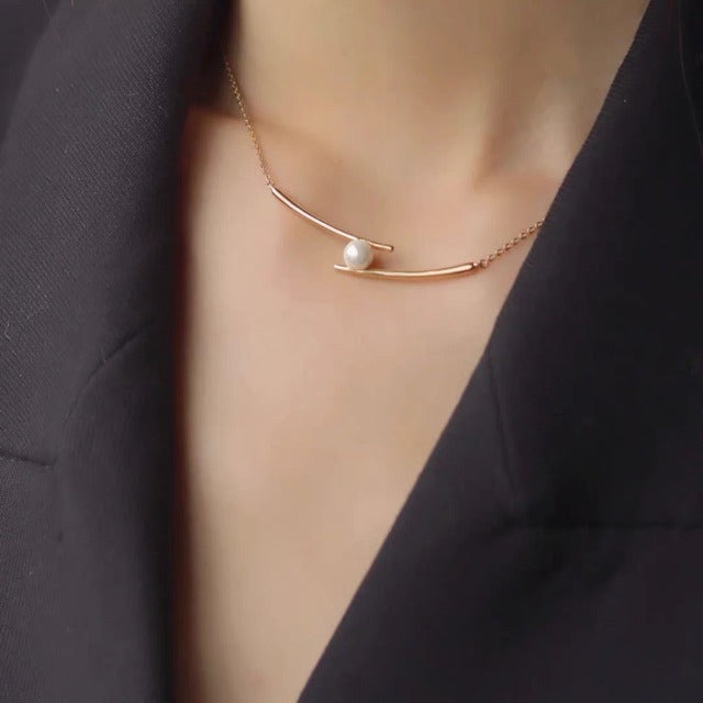 Gold Line&Pearl Necklace