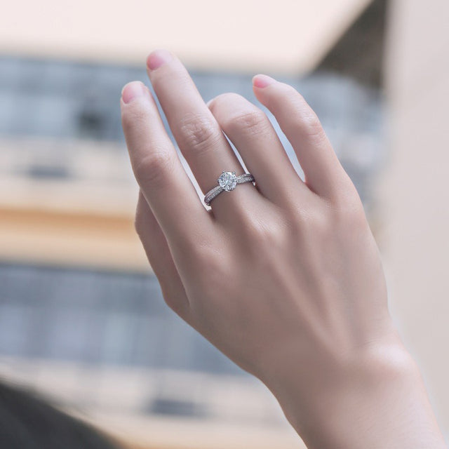 Shinning Diamond Ring