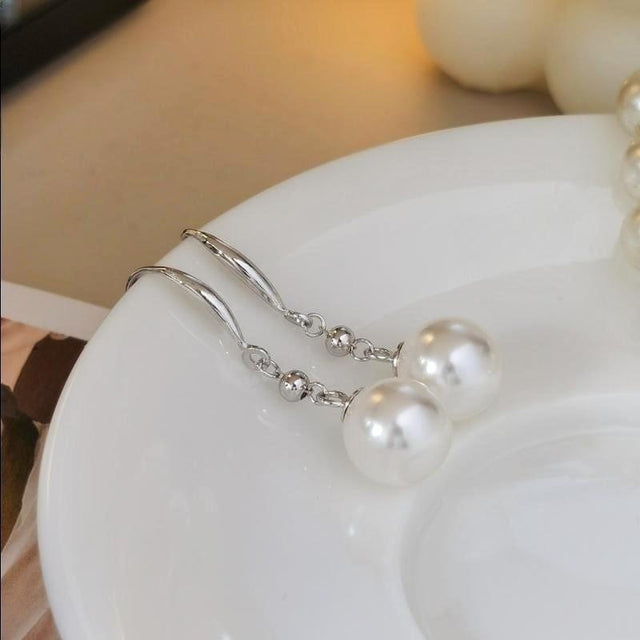 Calmly Pearl Drop Earrings