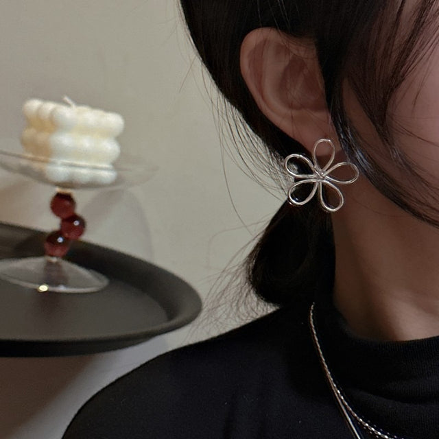 Floral Liner Silver Earrings