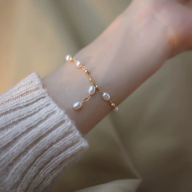Calmly Pearl Bracelet