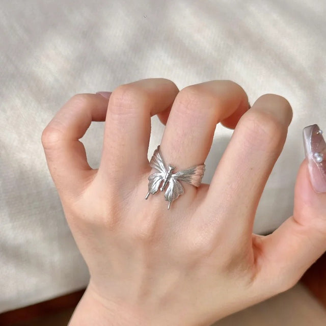 Bow - tterfly Ring