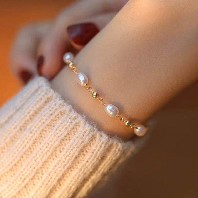 Calmly Pearl Bracelet