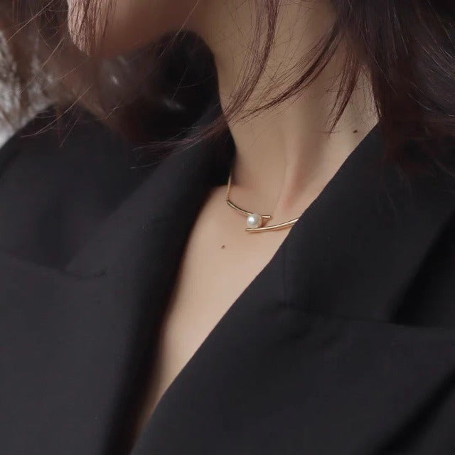Gold Line&Pearl Necklace