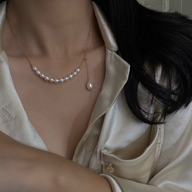 Asymmetry Pearl Necklace