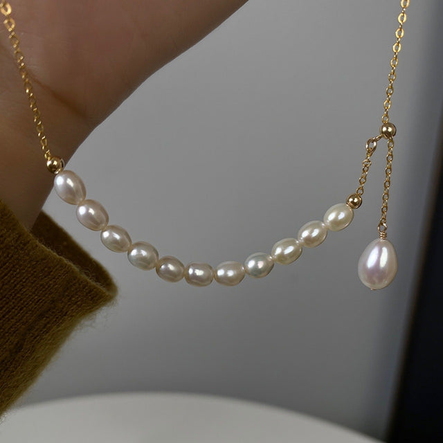 Asymmetry Pearl Necklace