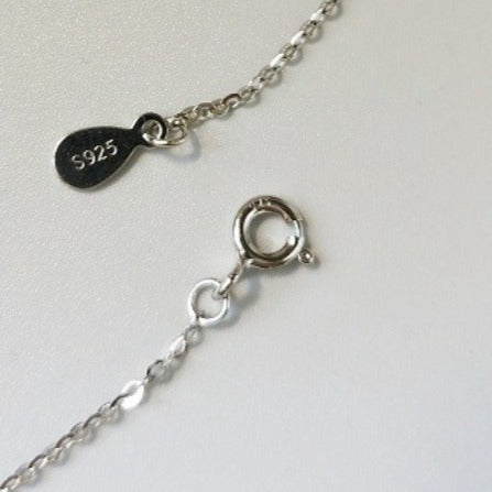 Ethereal Curve Necklace