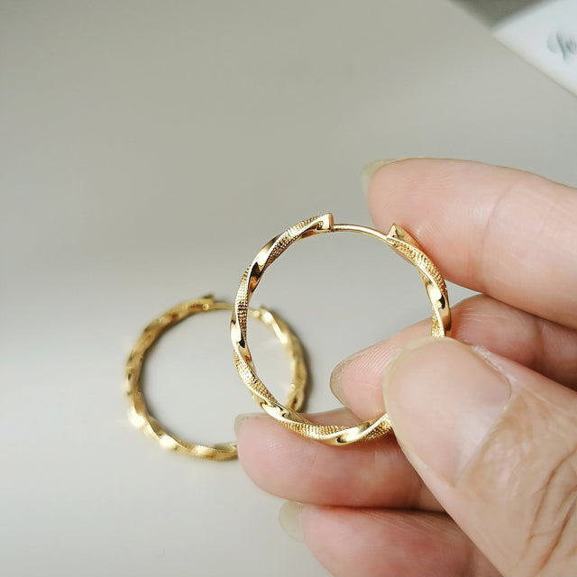 Miss Infinite Earrings